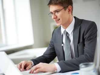 高端茄子视频污免费观看的設計師會為客戶進行一對一的溝通交流